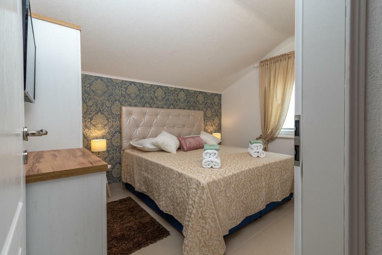 Villa Insula Ventum Trogir Exterior photo